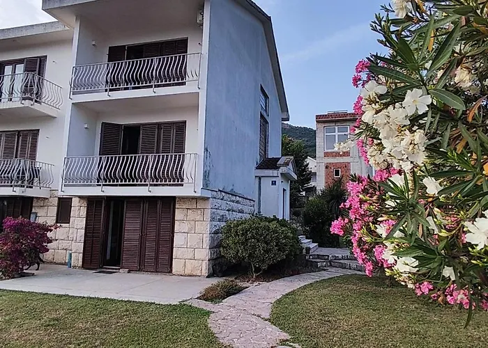 Hoteles Baratos en Tivat