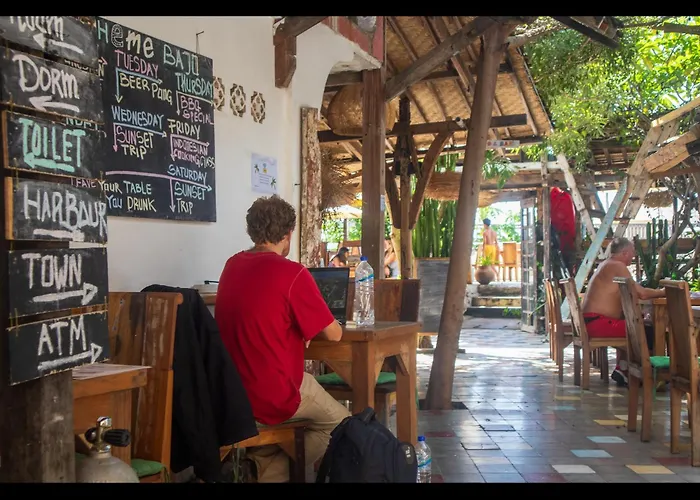 Hostels in Labuan Bajo