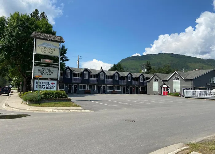 Motels in Revelstoke