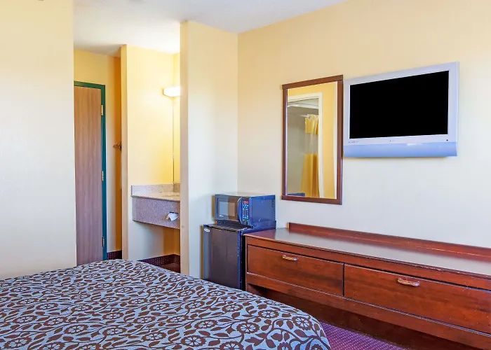 Cheap Hotels in Canastota