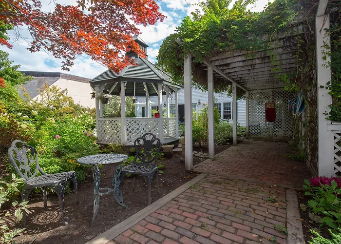 Bed and Breakfast in Salem