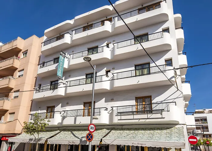 Pensiones en Santa Eulalia del Río