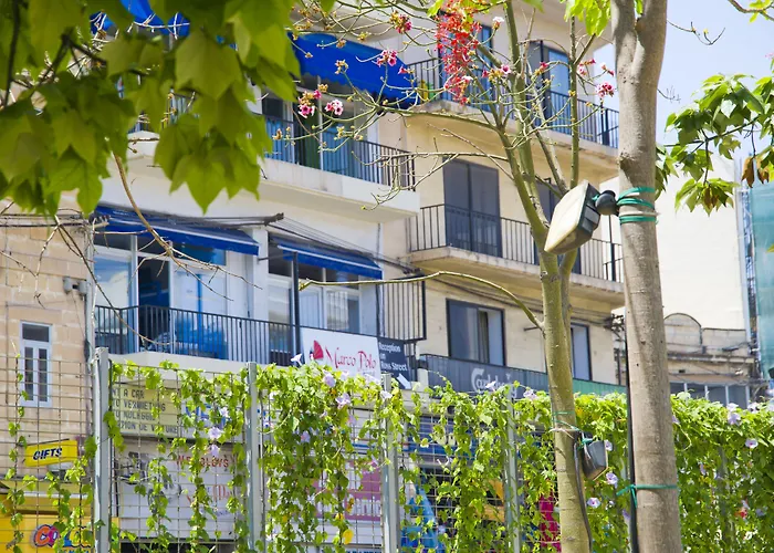 Hostels in San Ġiljan