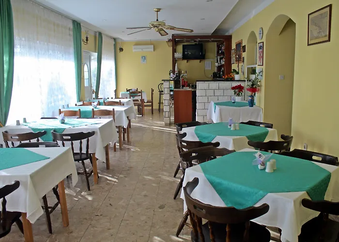 Pensions in Omiš
