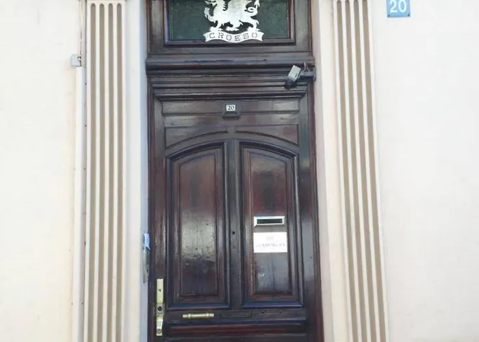 Hostels in Antibes