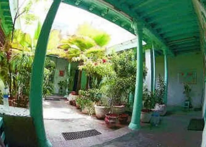 Albergues en Madrás
