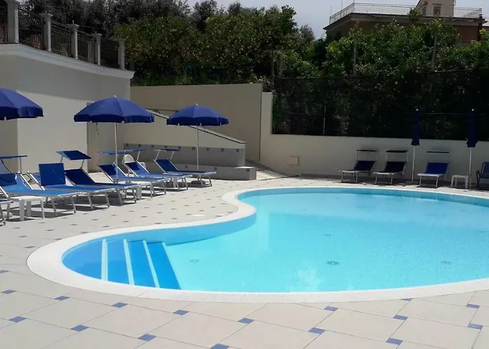 Hoteles Baratos en Massa Lubrense